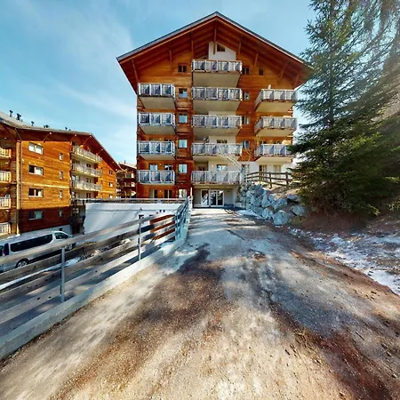 Snug With Balcony Appartement