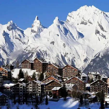 アパート Snug With Balcony