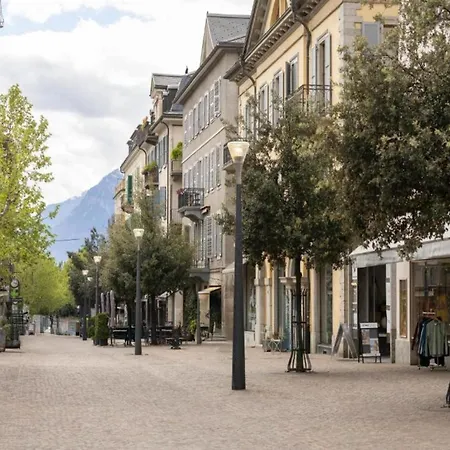 Snug With Balcony アパート ナンダ