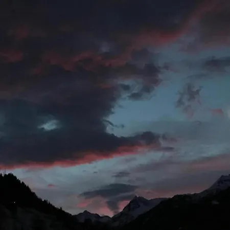 Snug With Balcony * Nendaz