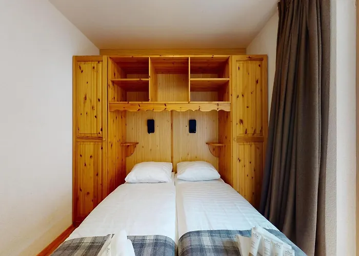 アパート Snug With Balcony ナンダ