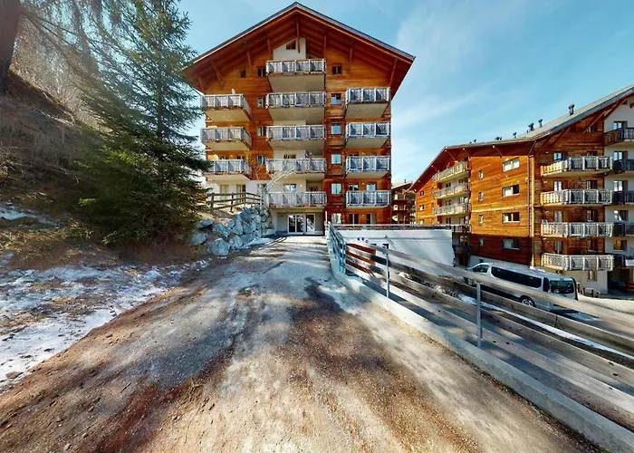 アパート Snug With Balcony ナンダ