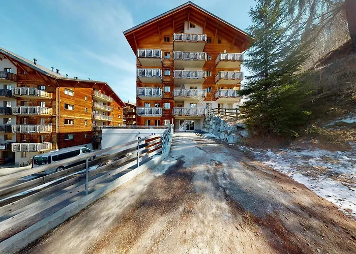 Snug With Balcony アパート