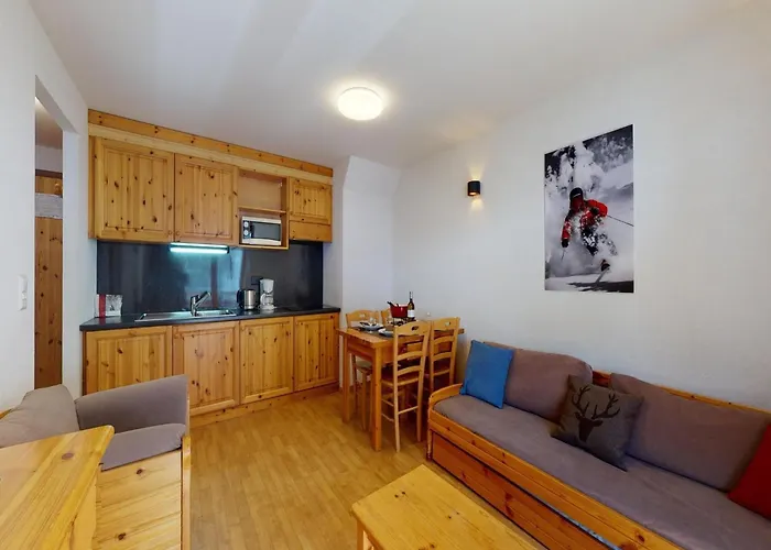 アパート Snug With Balcony ナンダ