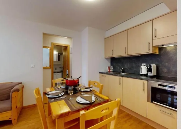 アパート Snug With Balcony *