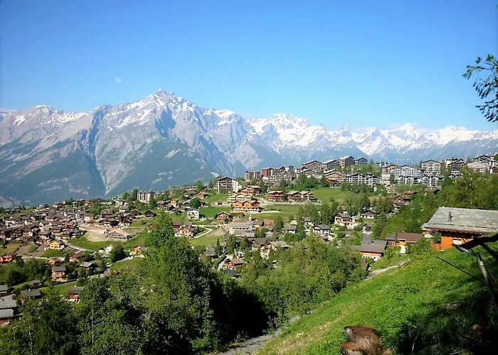 Snug With Balcony アパート