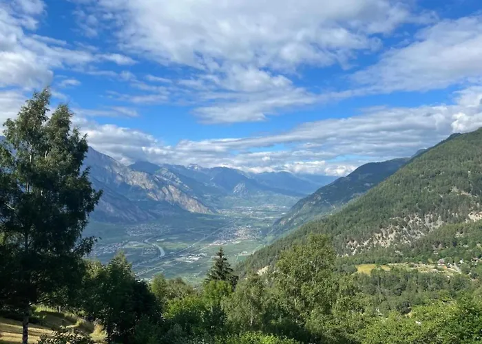 Snug With Balcony ナンダ