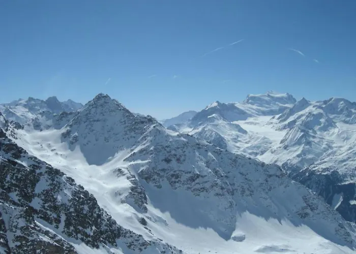 アパート Snug With Balcony *