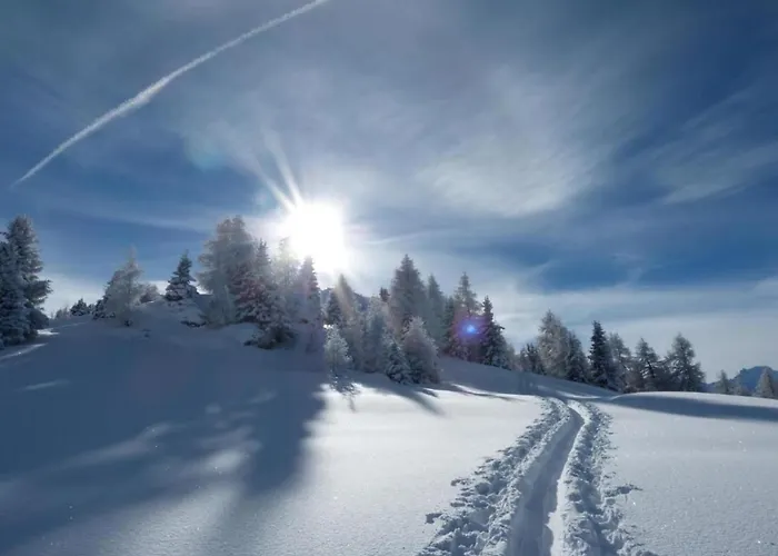 Snug With Balcony アパート