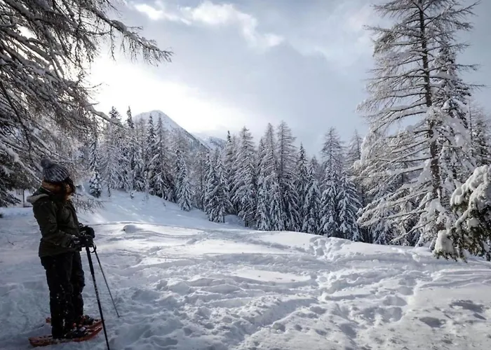 Snug With Balcony アパート ナンダ