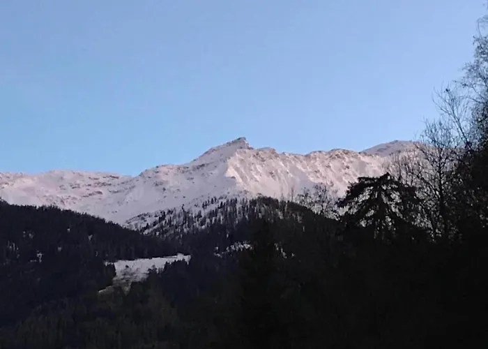 Snug With Balcony アパート *