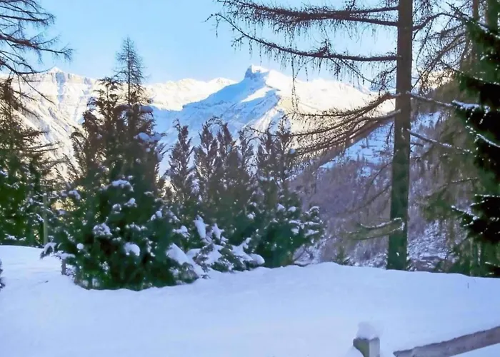 Snug With Balcony アパート ナンダ