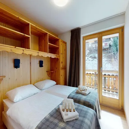 Snug With Balcony