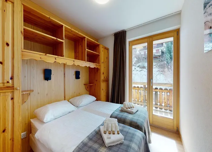 Snug With Balcony